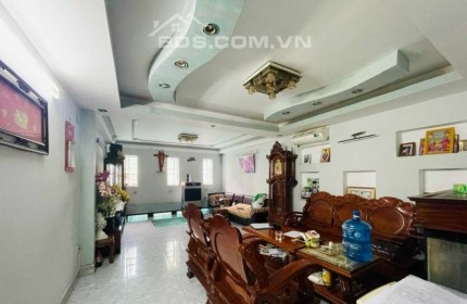 Bán Nhà Hẻm Xe Hơi Hoàng Sa, Ra Mặt Tiền 2 Căn, 5 Tầng 140m2 (5 x 27m)